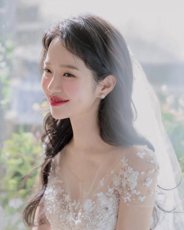 Xu hướng trang điểm cô dâu mùa cưới Thu Đông 2019