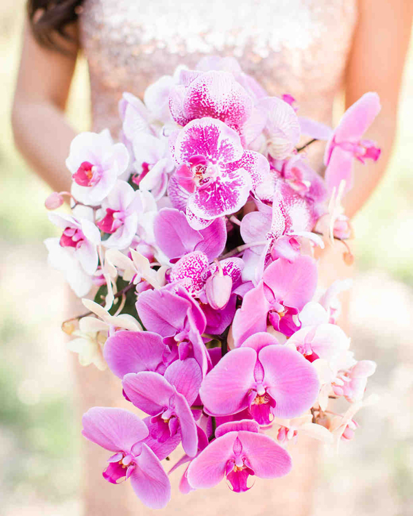 Trang trí tiệc cưới với hoa lan sang trọng