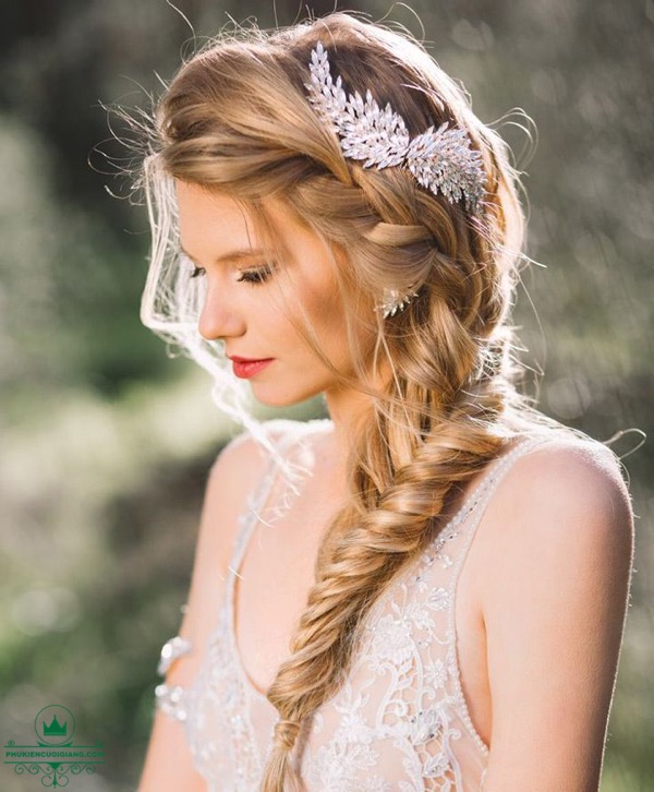 Những kiểu tóc cô dâu đơn giản mà đẹp cho cô dâu “lười biếng”